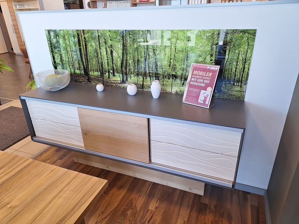 16 Wohnzimmer