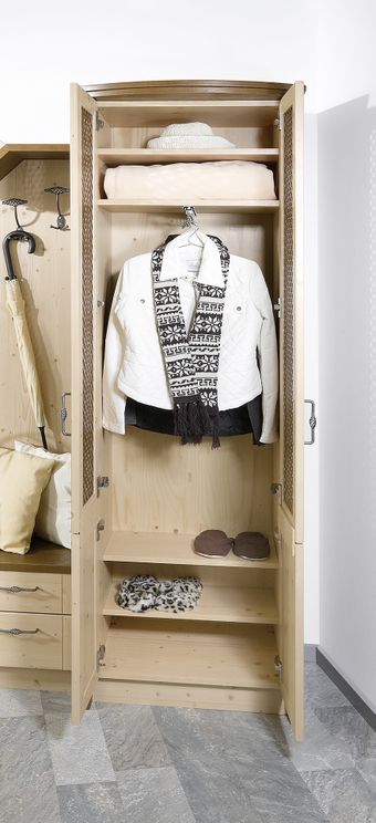 Kleiderschrank