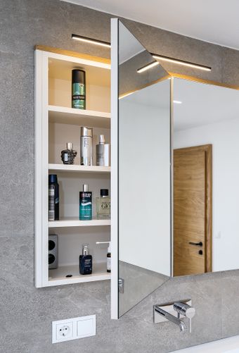 Spiegelschrank