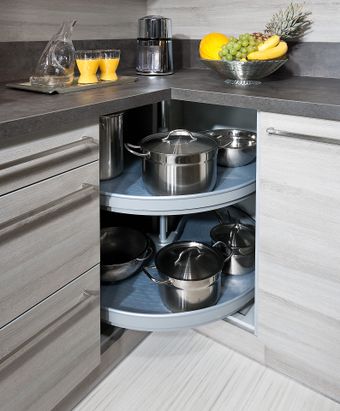 Küchen Eckschrank mit drehbaren Böden
