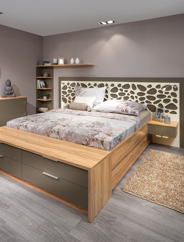 Schlafzimmer mit Anrichte