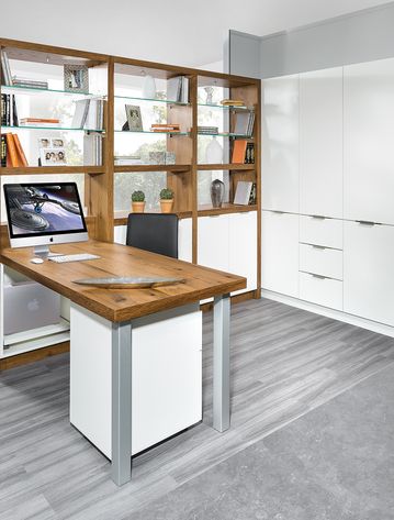 Maßgefertigtes Büro in Echtholzfurnier Eiche Alt