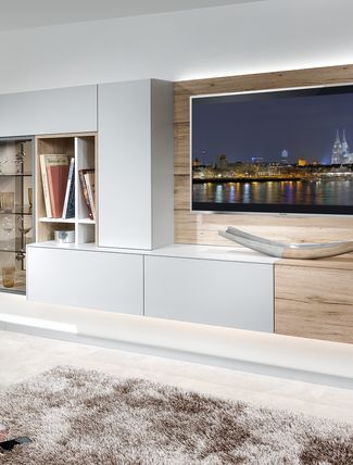Wohnwand mit Vitrine