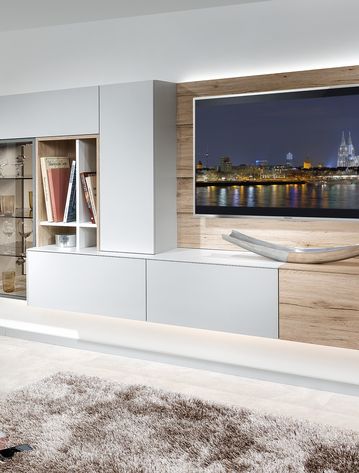 Wohnwand mit Vitrine