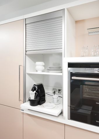 Rolloschrank in Edelstahloptik mit Rollfach für Getränkebar