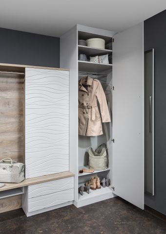 Garderobenschrank