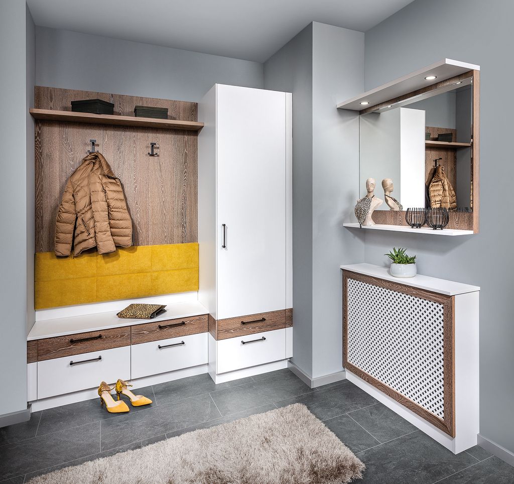 Vorzimmer mit Heizkörperverbau