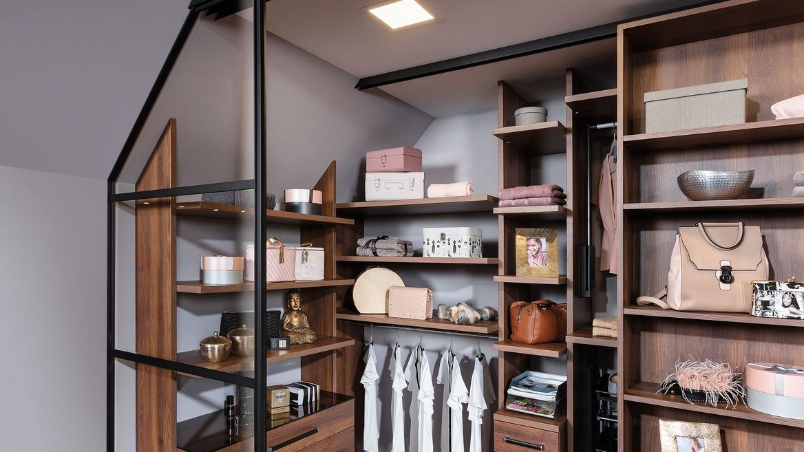 Begehbarer Kleiderschrank