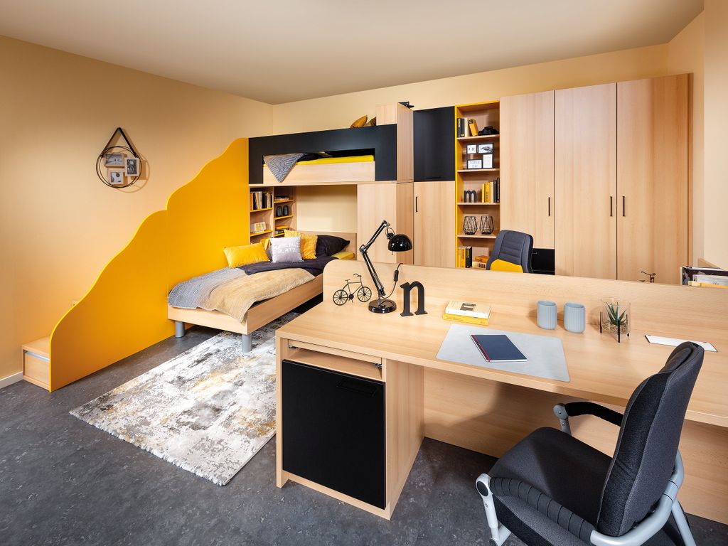 Jugendzimmer mit Hochbett