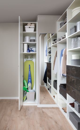 Besenschrank