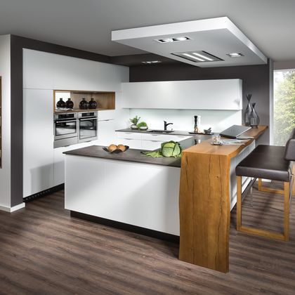 Design Küche mit Barlösung 