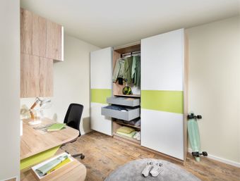 Schwebetürenschrank
