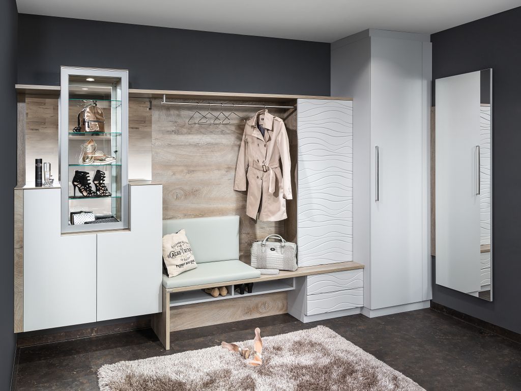 Vorzimmer mit Sitzplatz