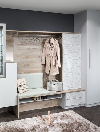 Vorzimmer mit Sitzplatz