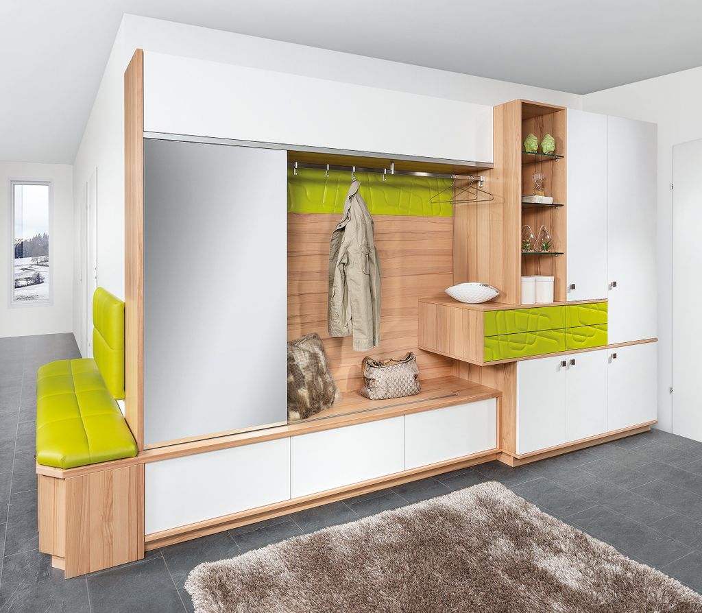 Vorzimmer mit Sitzplatz