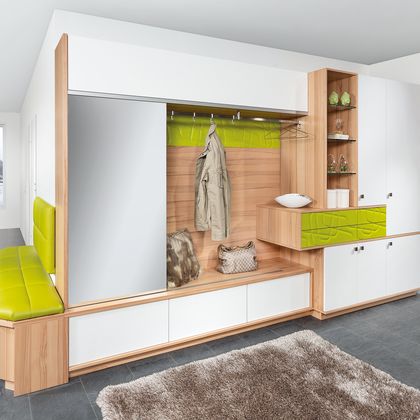 Vorzimmer mit Sitzplatz