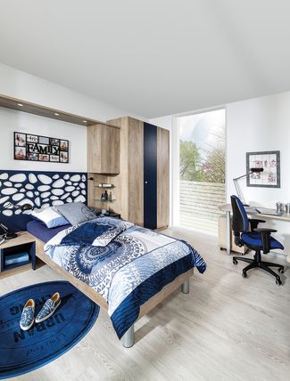 Jugendzimmer mit Schreibtisch