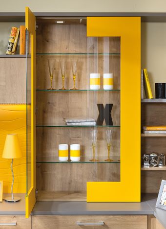 Vitrinenschrank
