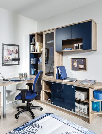 Jugendzimmer mit Schreibtisch
