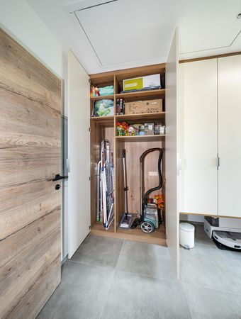 Besenschrank