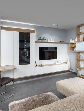 Wohnzimmer mit Arbeitsplatz