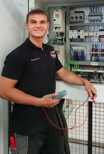 P.MAX Elektroanlagen und Betriebstechniker Sebastian A.