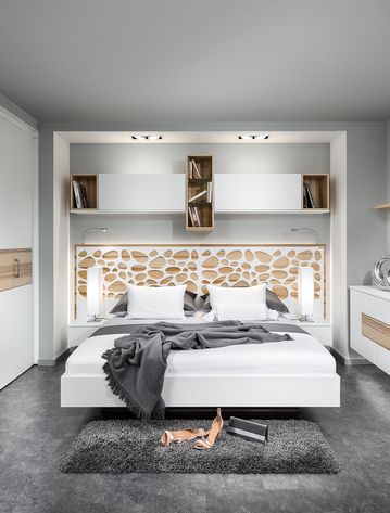 Schlafzimmer mit Kufenbett