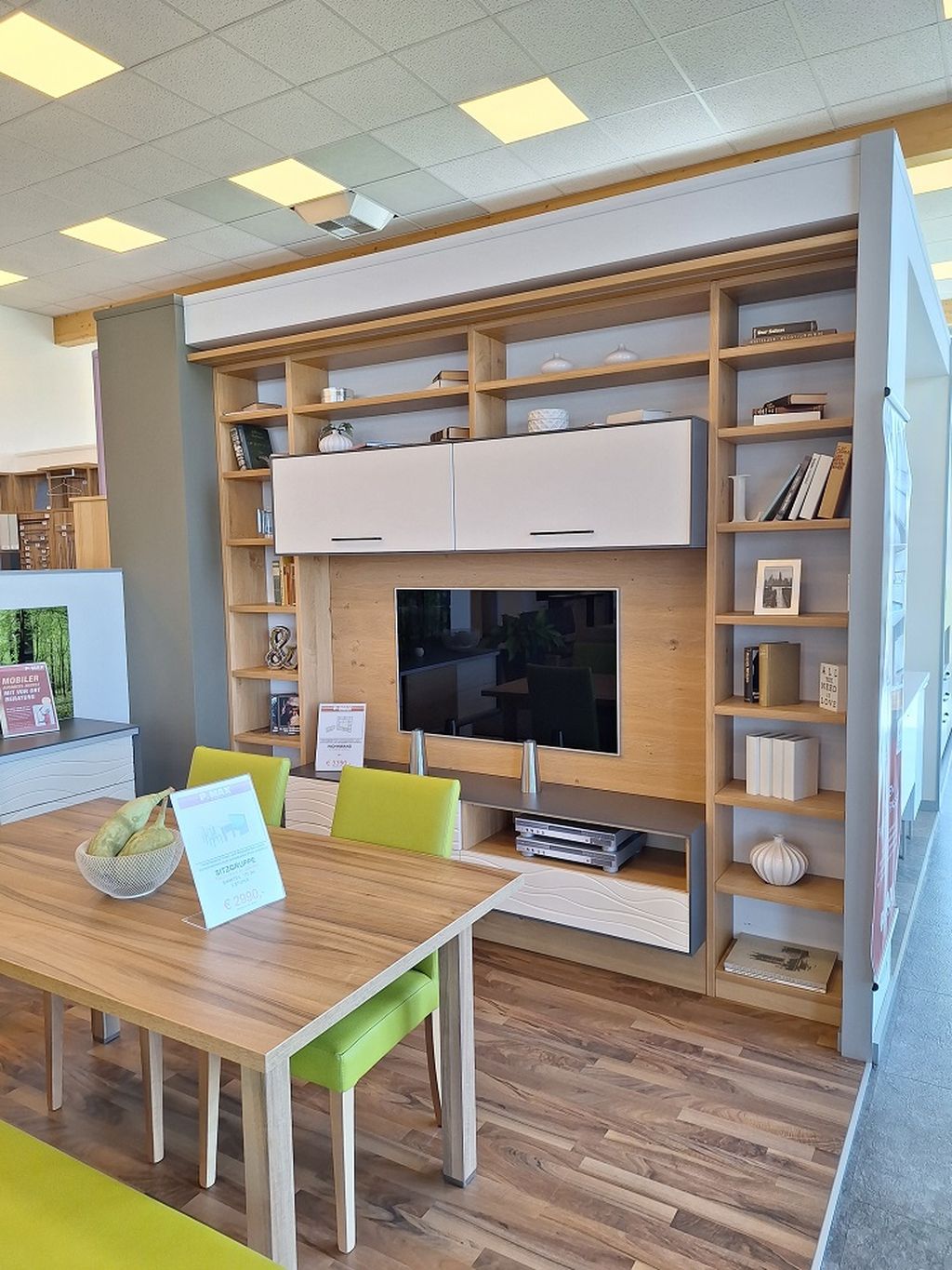 16 Wohnzimmer