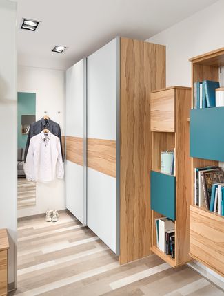 Jugendzimmer mit Schwebetürschrank