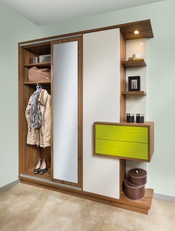 Vorzimmerschrank mit Schiebetür