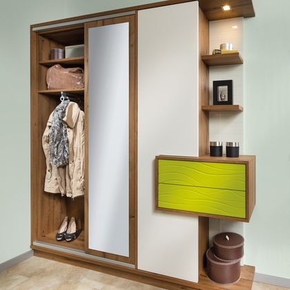 Vorzimmerschrank mit Schiebetür