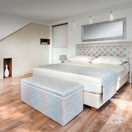Schlafzimmer mit Boxspringbett