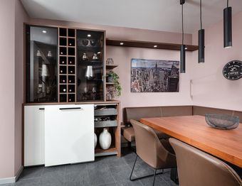 Vitrinenschrank