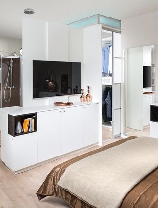 Schlafzimmer mit Schrankraum