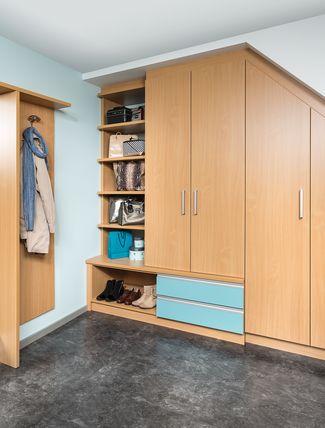 Vorzimmer mit Dachschrägenschrank