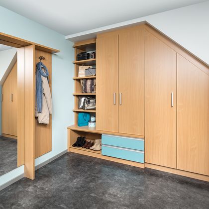 Vorzimmer mit Dachschrägenschrank