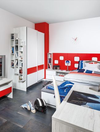 Jugendzimmer mit Schreibtisch