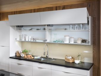 Hängeschrank mit Hochfalttüren