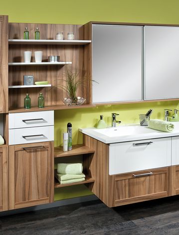 Doppelbad mit Corian-Waschtisch