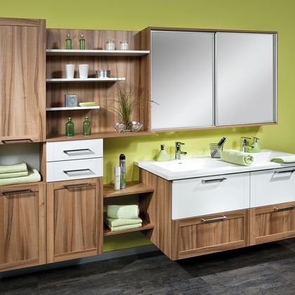 Doppelbad mit Corian-Waschtisch
