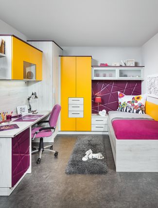 Jugendzimmer mit Schreibtisch