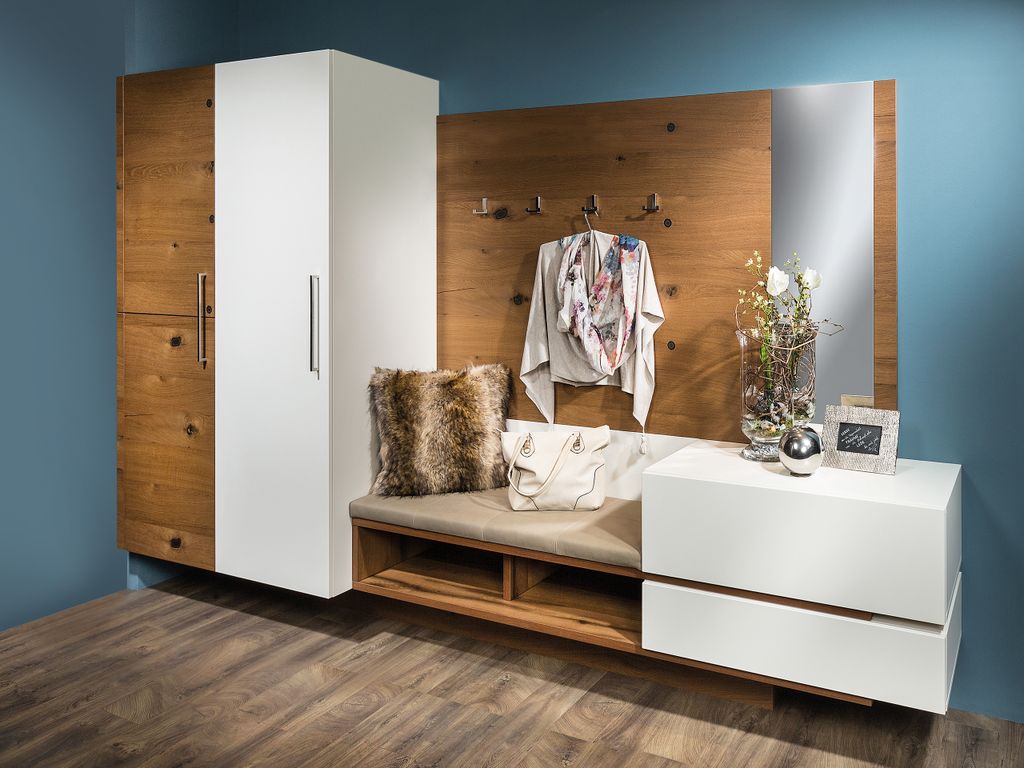 Vorzimmer mit Sitzplatz