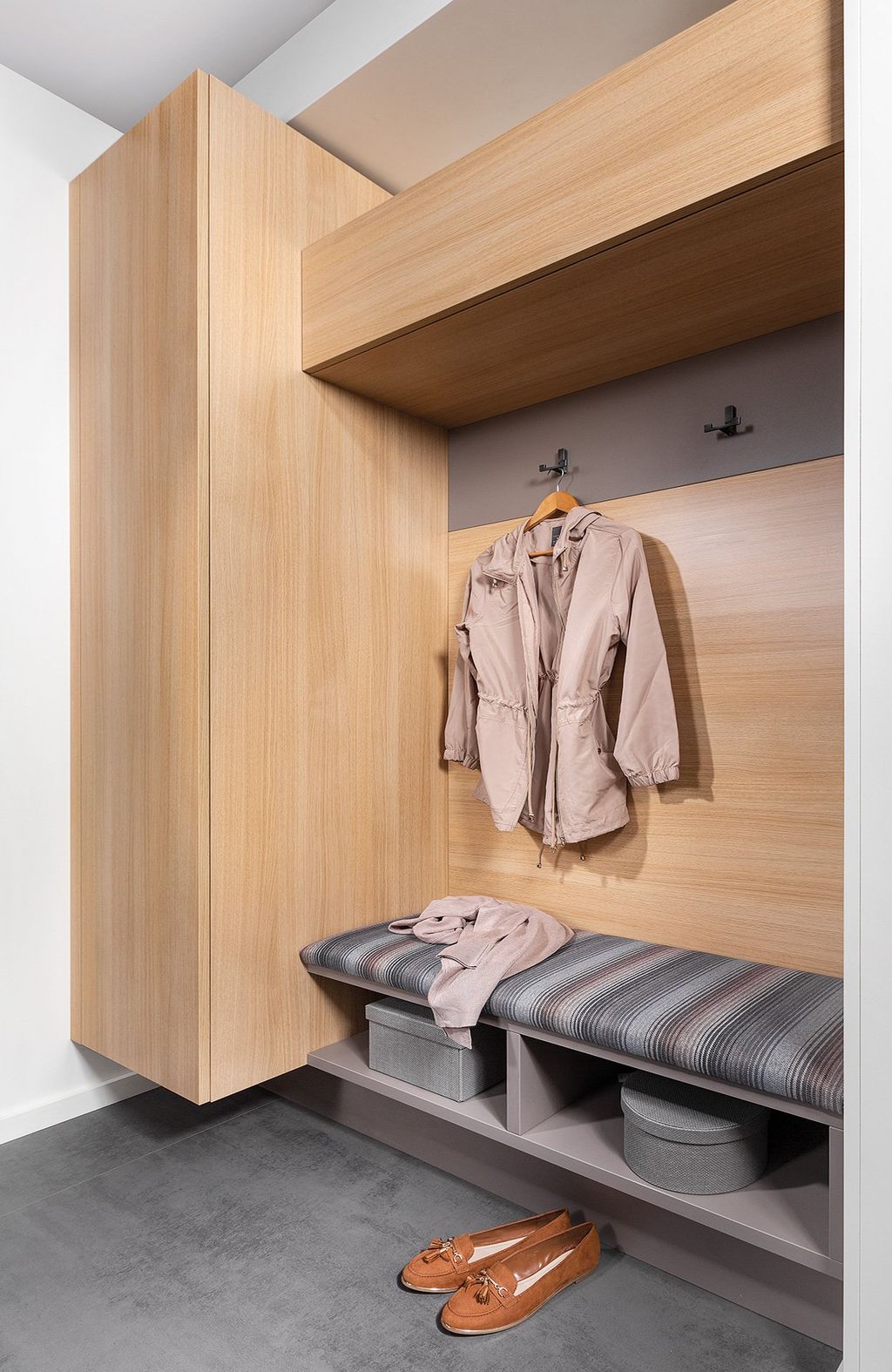 Vorzimmer mit Sitzplatz