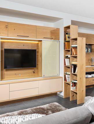 Wohnwand mit TV-Paneel