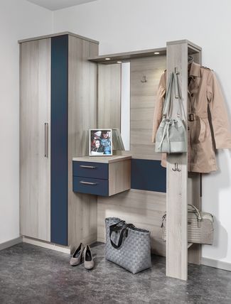 Vorzimmer mit Garderobenpaneel