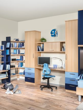 Jugendzimmer mit Schreibtisch