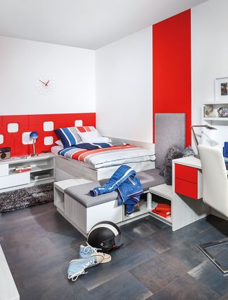 Jugendzimmer mit Schreibtisch
