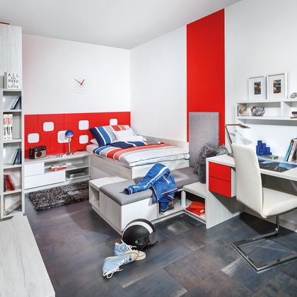 Jugendzimmer mit Schreibtisch