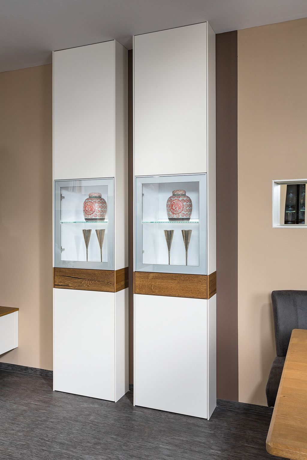 Vitrinenschrank