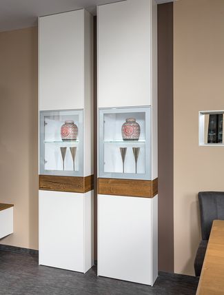 Vitrinenschrank